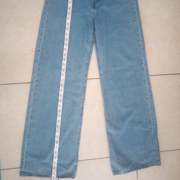 New Levi Ribcage Wide Leg Medium Wash Jeans 26x32 - Picture 3 of 7